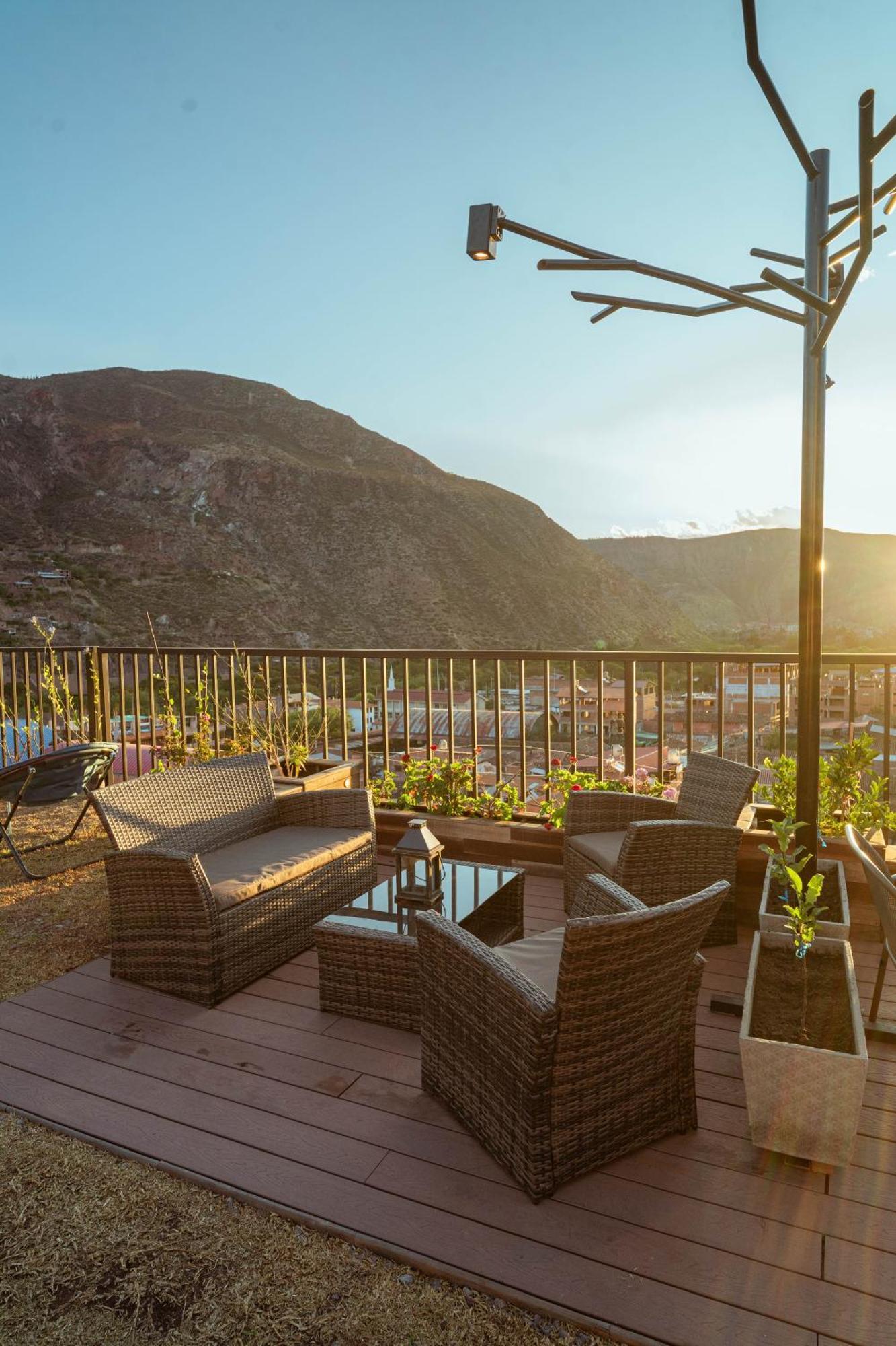 Hotel California Urubamba Bagian luar foto
